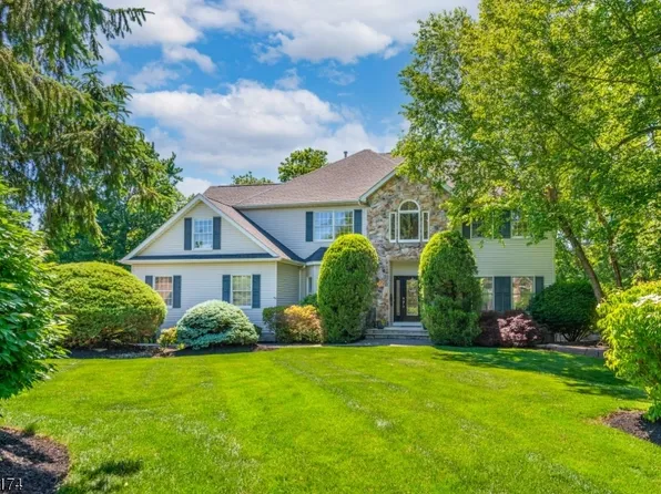 18 Tamari Ct, Randolph Twp., NJ 07869