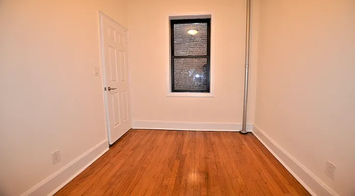 Rented by Manhattan Realty Group | media 4