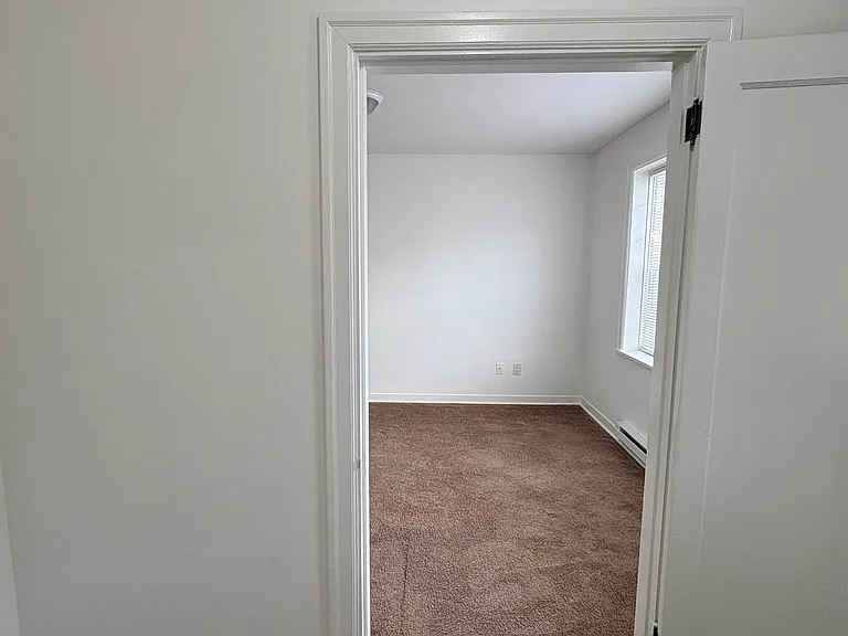 325 Summit Ave E #12 — Photo 14