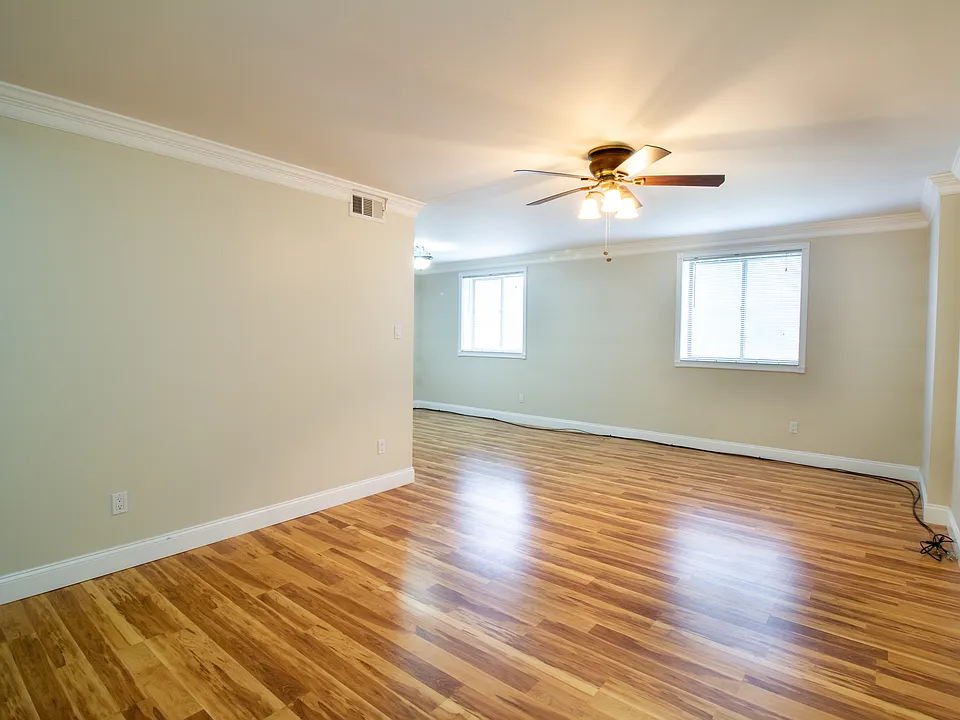 5410 Wellesley Ave #5