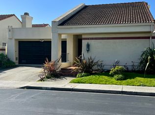 4 Lido Cir, Redwood City, CA 94065