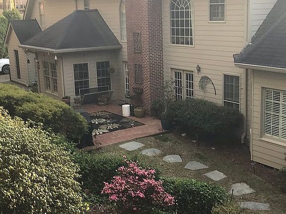 View back house fro terrace 