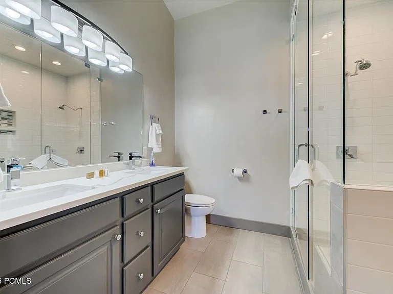 5662 Oslo Ln — Photo 20