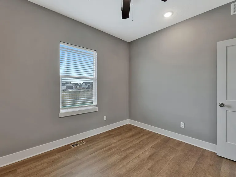 4617 S Doris Ct — Photo 36