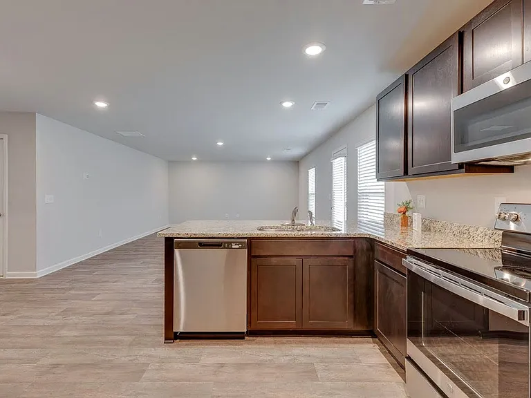 370 Alyssa Landing Dr — Photo 11