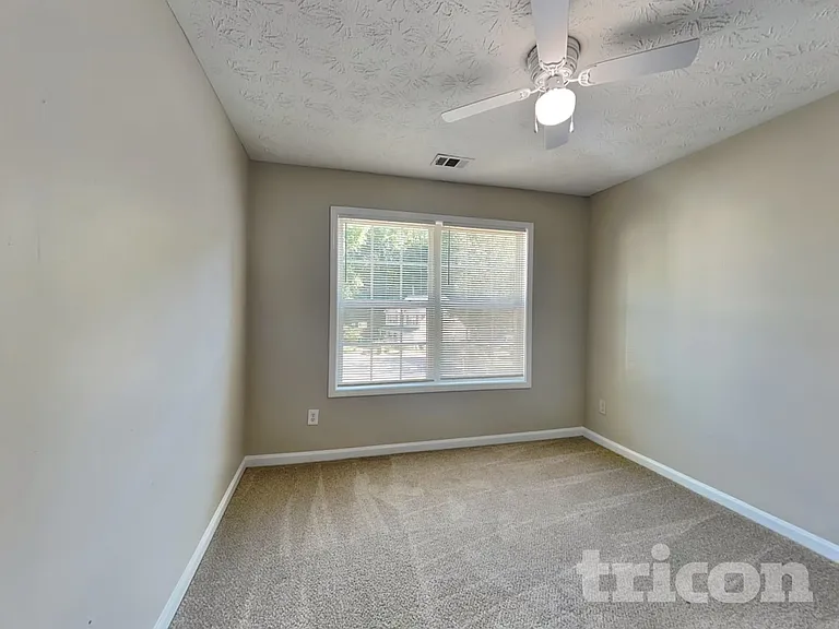 2014 Meadow Walk Dr — Photo 7