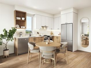 3226 Shelbourne St #108, Saanich, BC V8P5G8