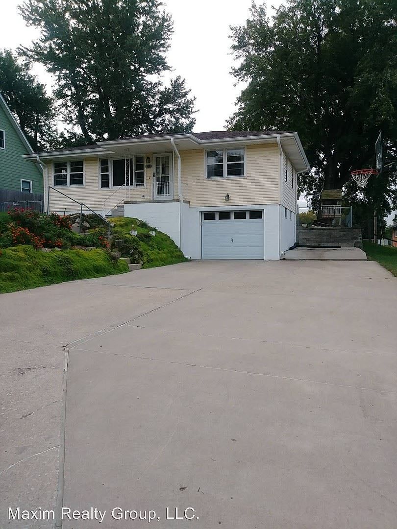 8147 Burdette St, Omaha, NE 68134 Zillow