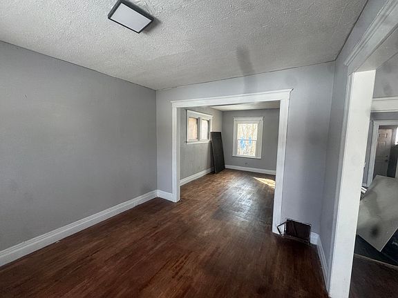 5th image of 5115 Seyburn St