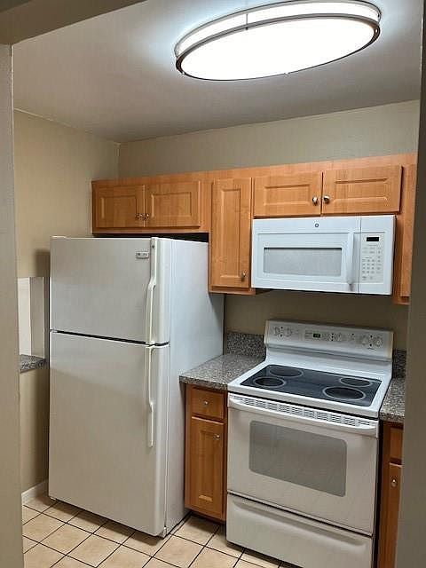 2nd image of 2811 N Pine Island Road #301