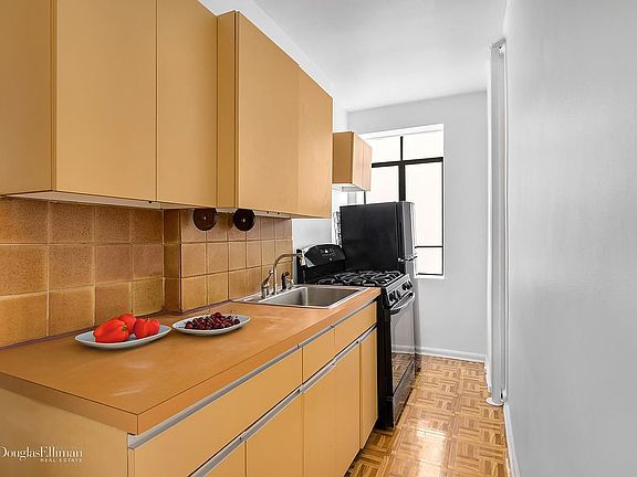 3rd image of 250 W 24th St APT 3BE