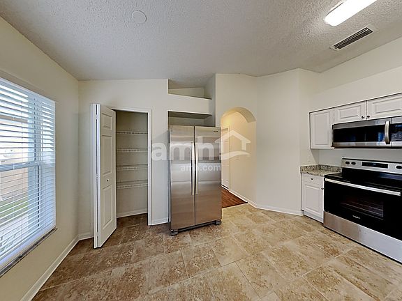 3rd image of 11755 Lynmoor Dr