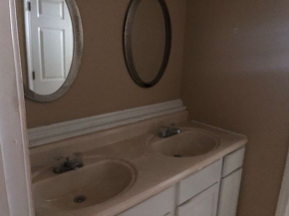 4th image of 7167 Benson Ct
