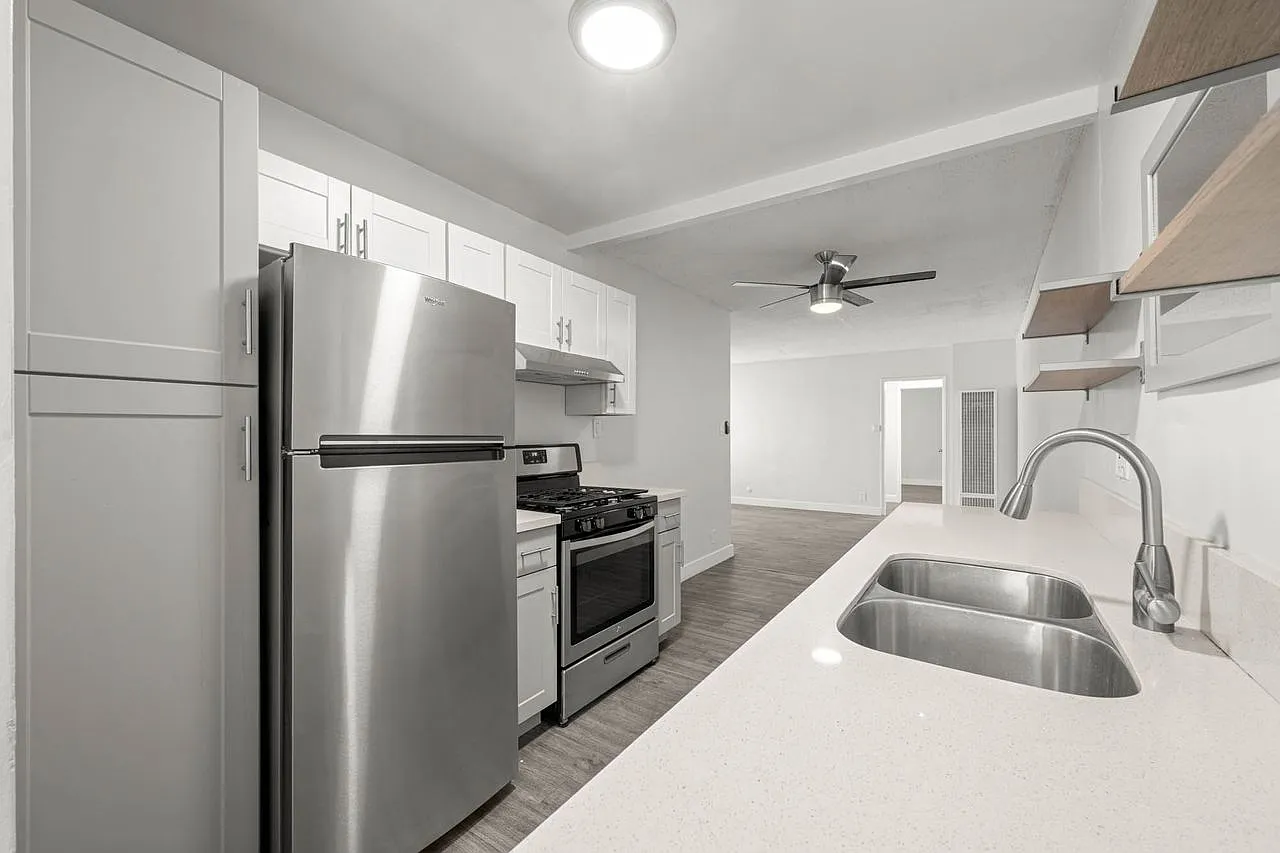 1 bed, 750 sqft, $1,795 — Photo 3