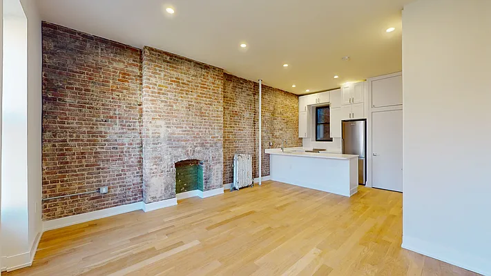 Rented by Bond New York | media 17