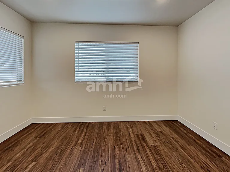 1890 N Montgomery Way — Photo 9