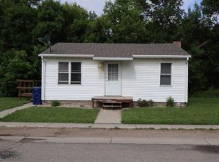 516 Kempel Dr, Lisbon, ND 58054