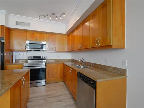 1745 E Hallandale Beach Blvd, Hallandale, FL
