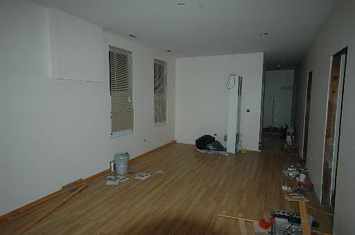 4th image of 1530 N Artesian Ave #2