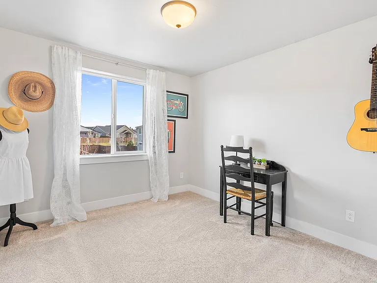 3722 NE Petrosa Ave — Photo 27