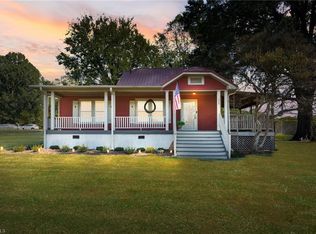 1058 Main St, Walnut Cove, NC 27052