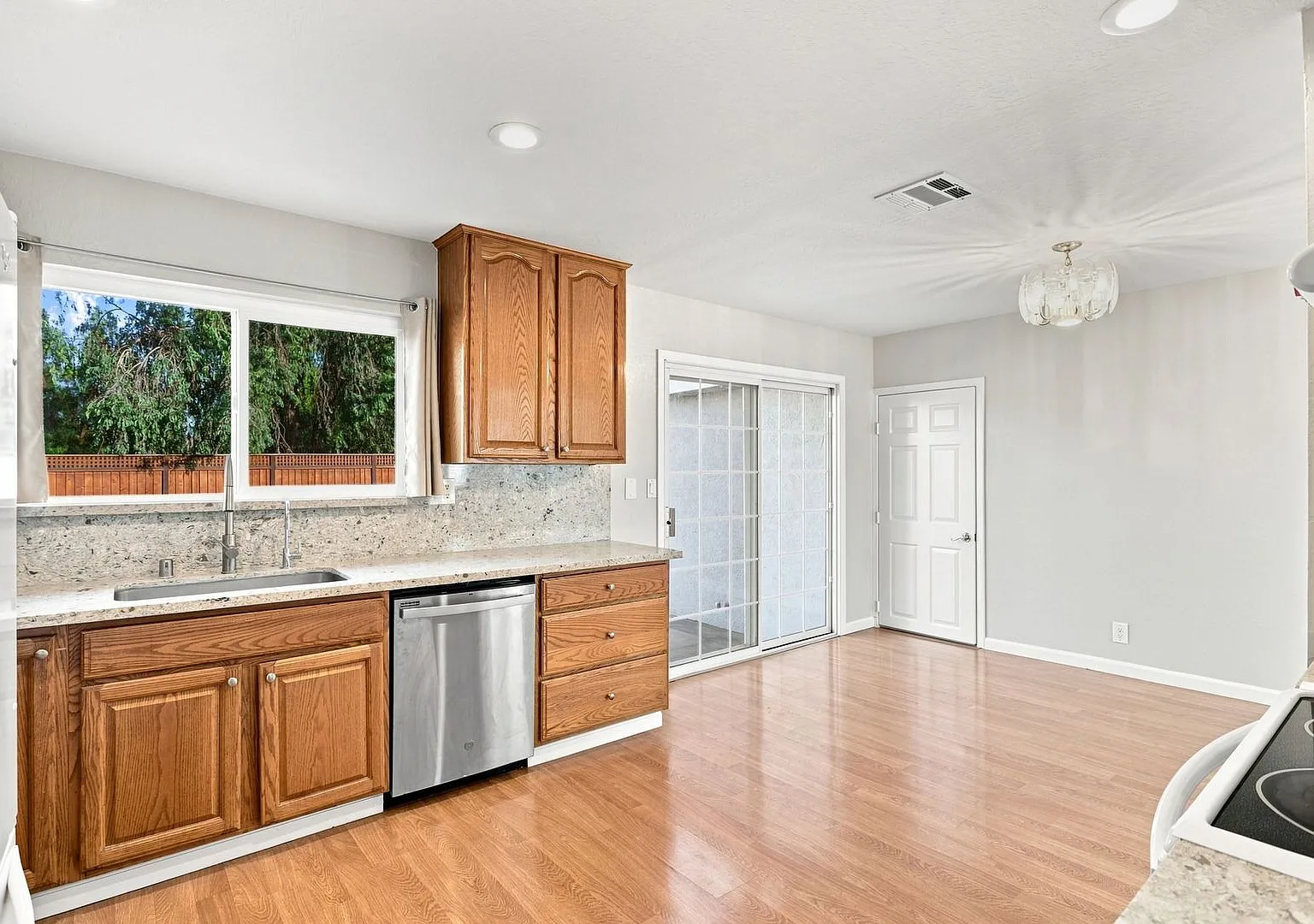 Beautify Home located in the lovely Town of Los Gatos — Photo 4
