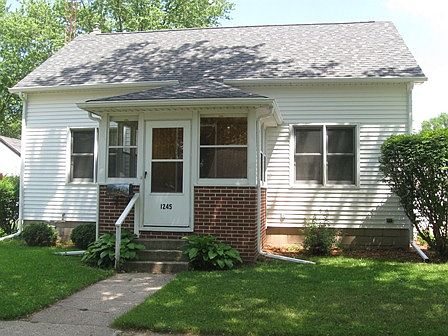 1st image of 1245 Putnam Ave