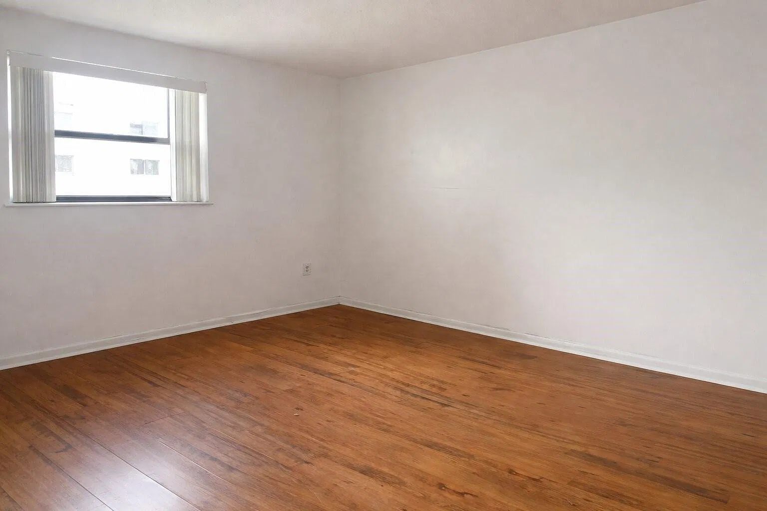 2 bed, 870 sqft, $2,050 — Photo 4