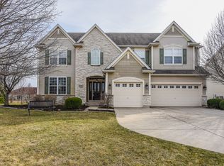 2698 Bauer Rd, North Aurora, IL 60542