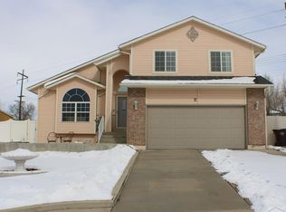 15 White Dove Ct, Pueblo, CO 81001