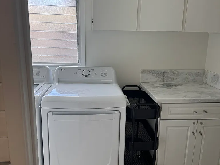 927 Hahaione St — Photo 16