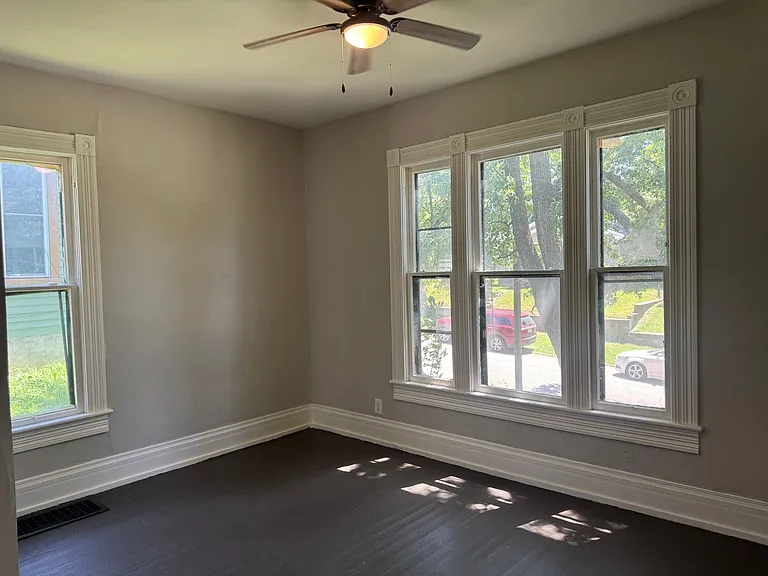 2715 Patee St — Photo 9