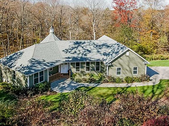 2nd image of 85 Whippoorwill Hollow Rd