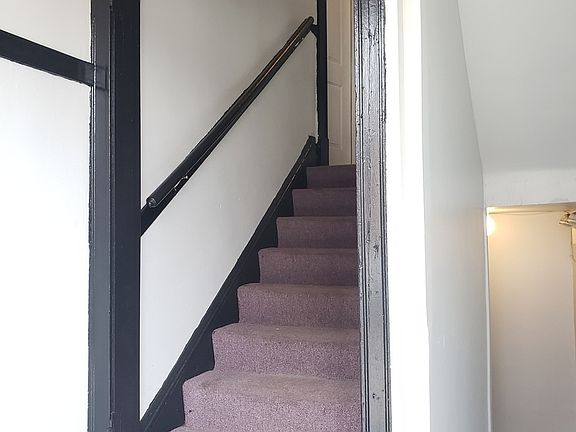 4th image of 1615 W 61st St APT 1