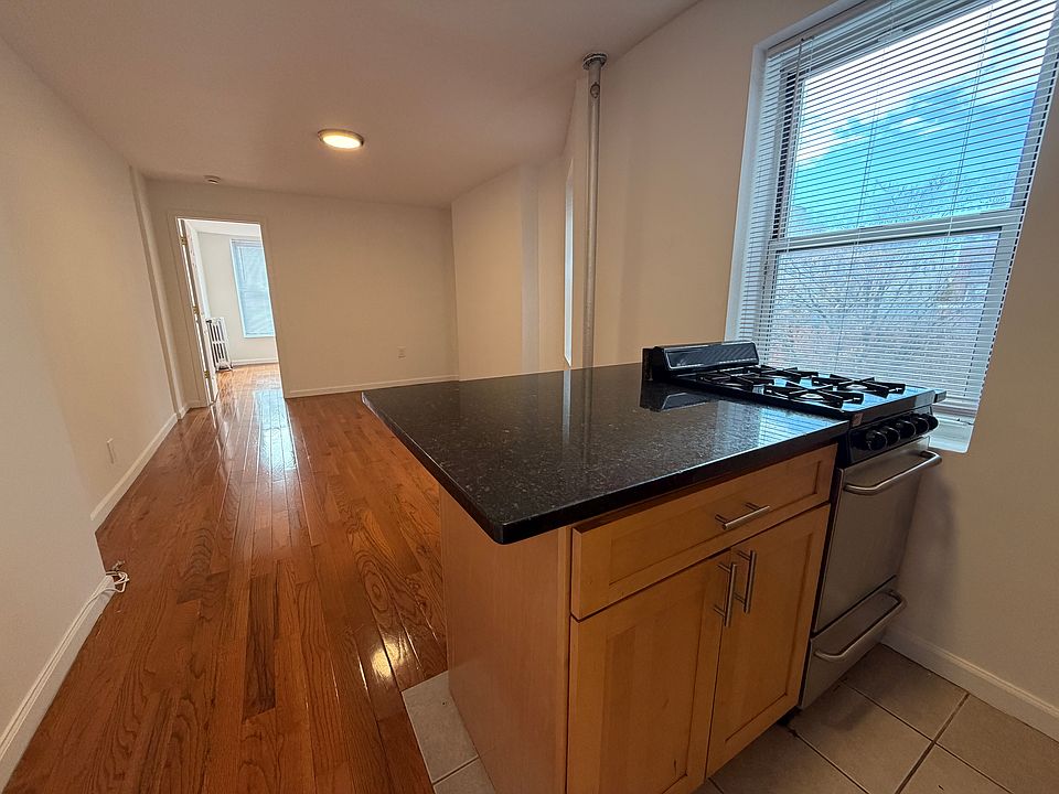 1st image of 3 Clinton St APT 13