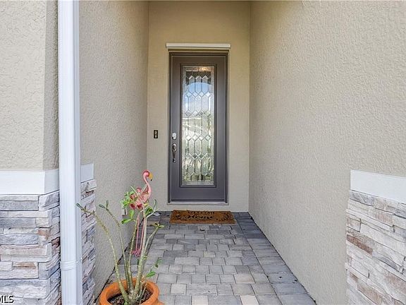 3rd image of 4392 Lemongrass Dr