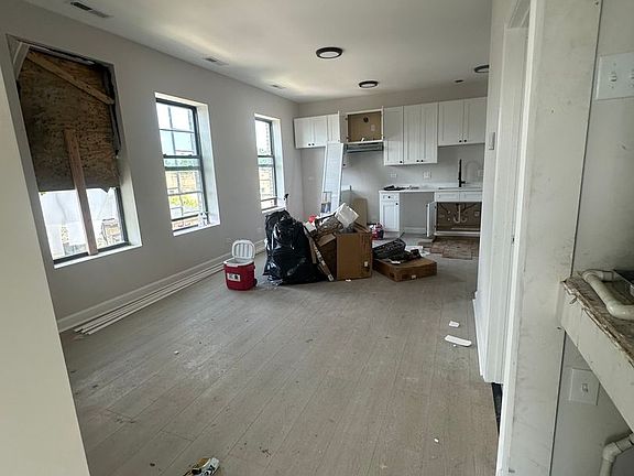 3rd image of 2744 W 18th St #4R