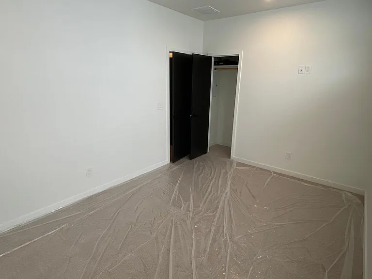 1920 Hooker St #6 — Photo 17