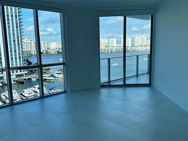 17111 Biscayne Blvd #903 — Photo 34