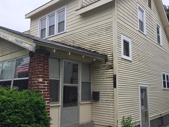 3rd image of 942 Sibley St NW