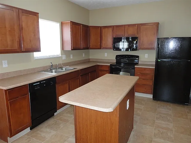 13043 Quarterback Ln — Photo 2
