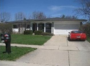 2839 Quartz Dr, Troy, MI 48085