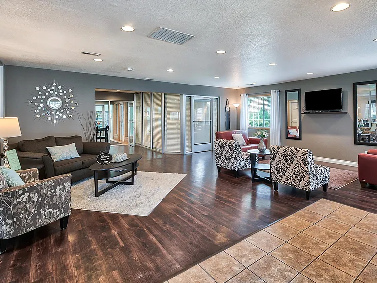 Cascades Apartments — Photo 10