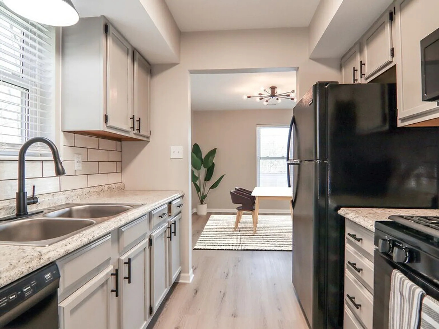Hunter's Pond Apartments — Photo 1