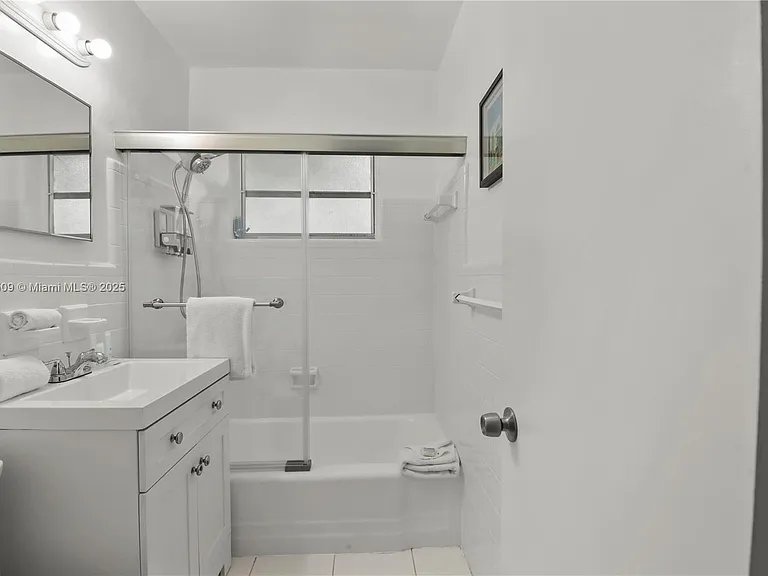 717 SW 13th Ave #1 — Photo 5
