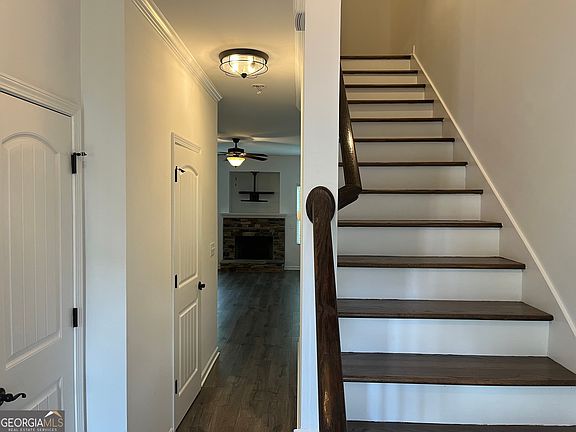 4th image of 216 Bethany Manor Ct