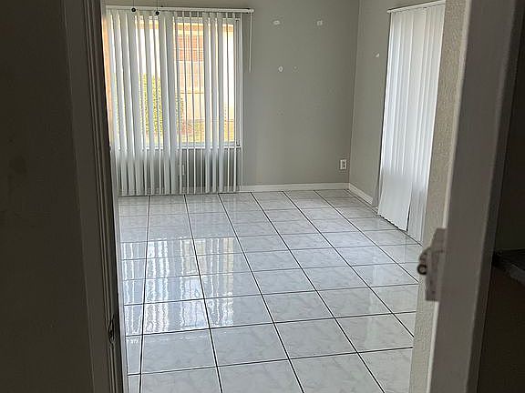 4th image of 9703 N Willow Ave