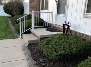 12601 Ronda Dr, Southgate, MI 48195