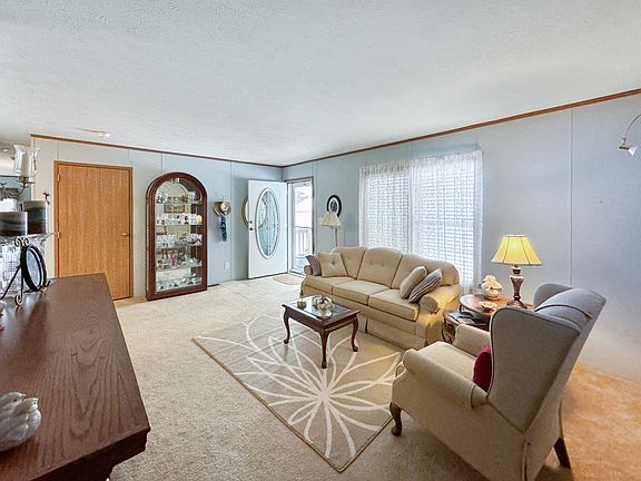 4th image of 29533 Vinewood Ln