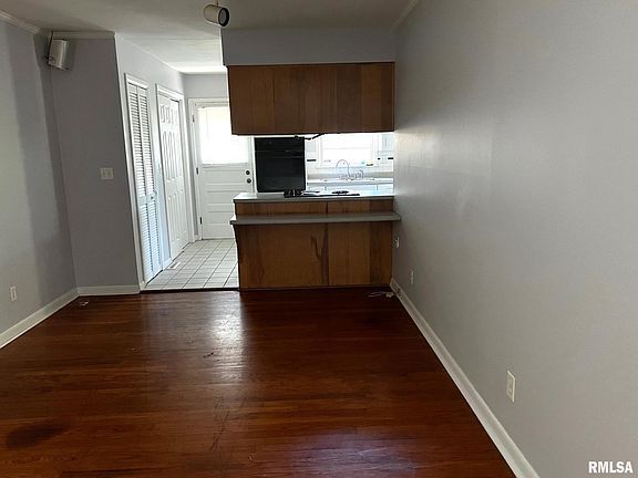 4th image of 1403 W Taylor Dr
